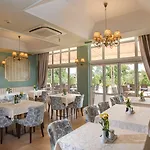 Miramar Hotel
